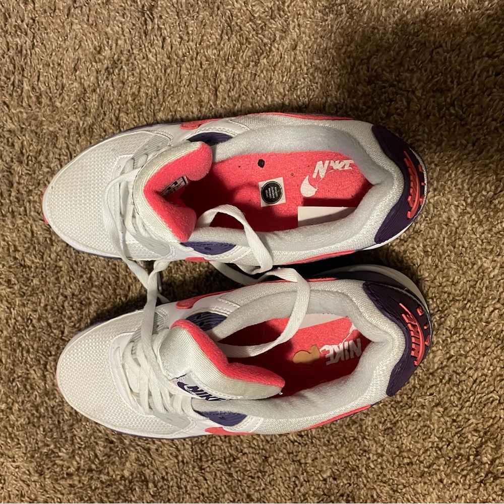 Nike air max worn once.